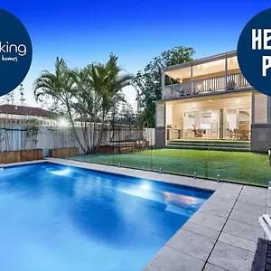 Holiday home Manly Oasis, 5bd, 3 King Bd,pool, Brisbane